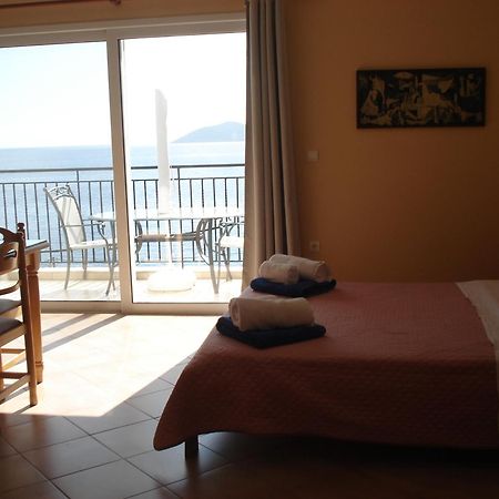 Mema'S Apartment Agia Efimia 外观 照片